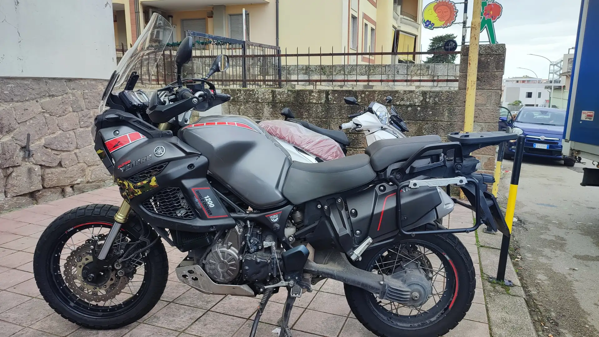 Yamaha XTZ 1200 Gris - 2