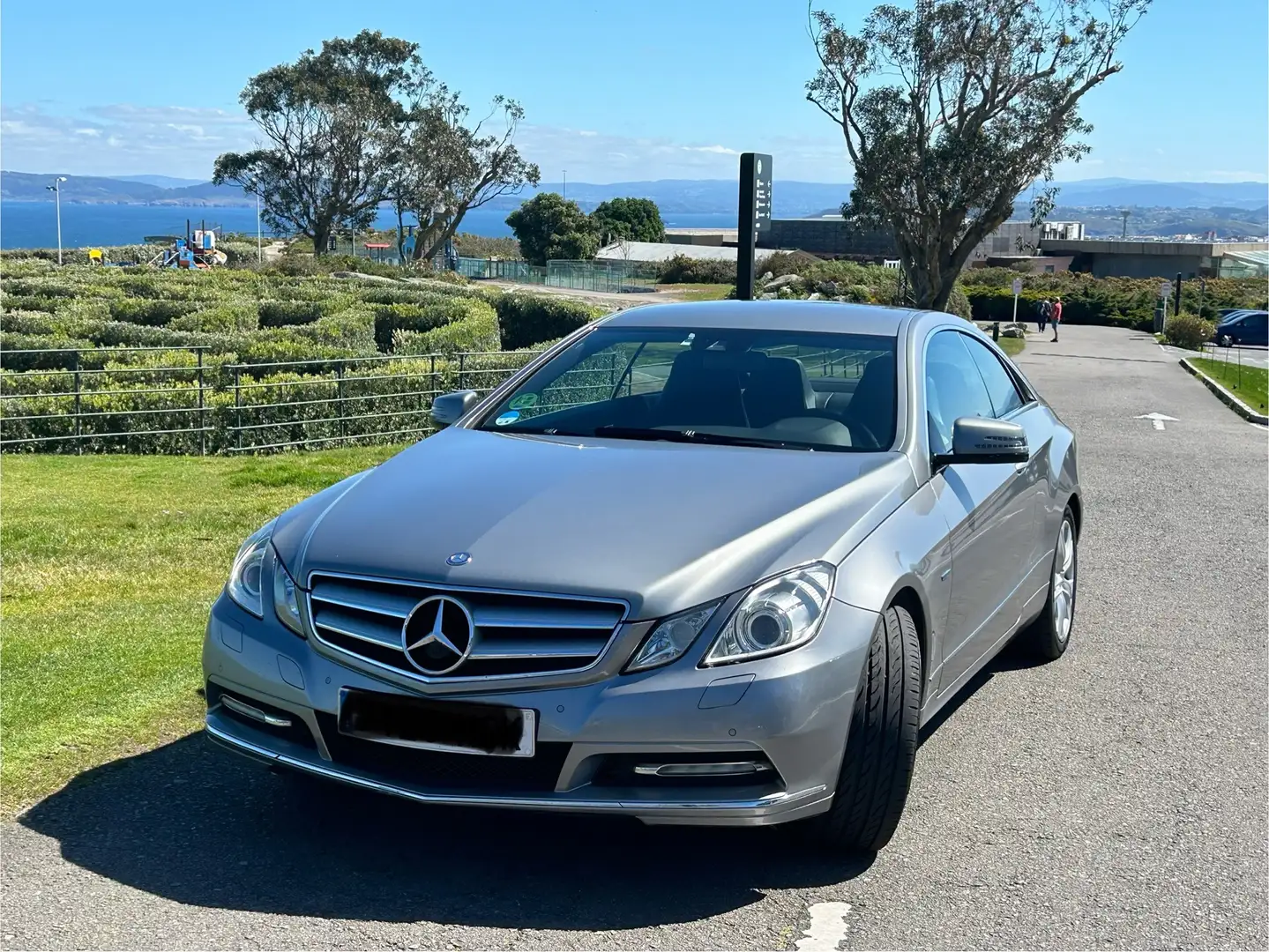 Mercedes-Benz E 200 E Coupé 200 CGI BE Aut. Gris - 2