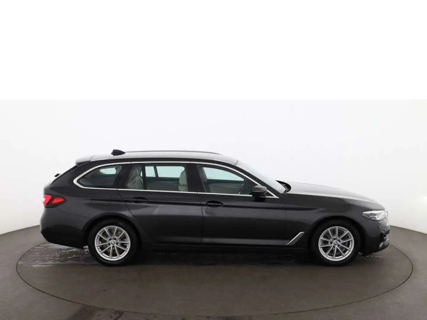 BMW 518 d Touring Aut LED NAVI LEDER SITZHZG R-CAM Grau - 2