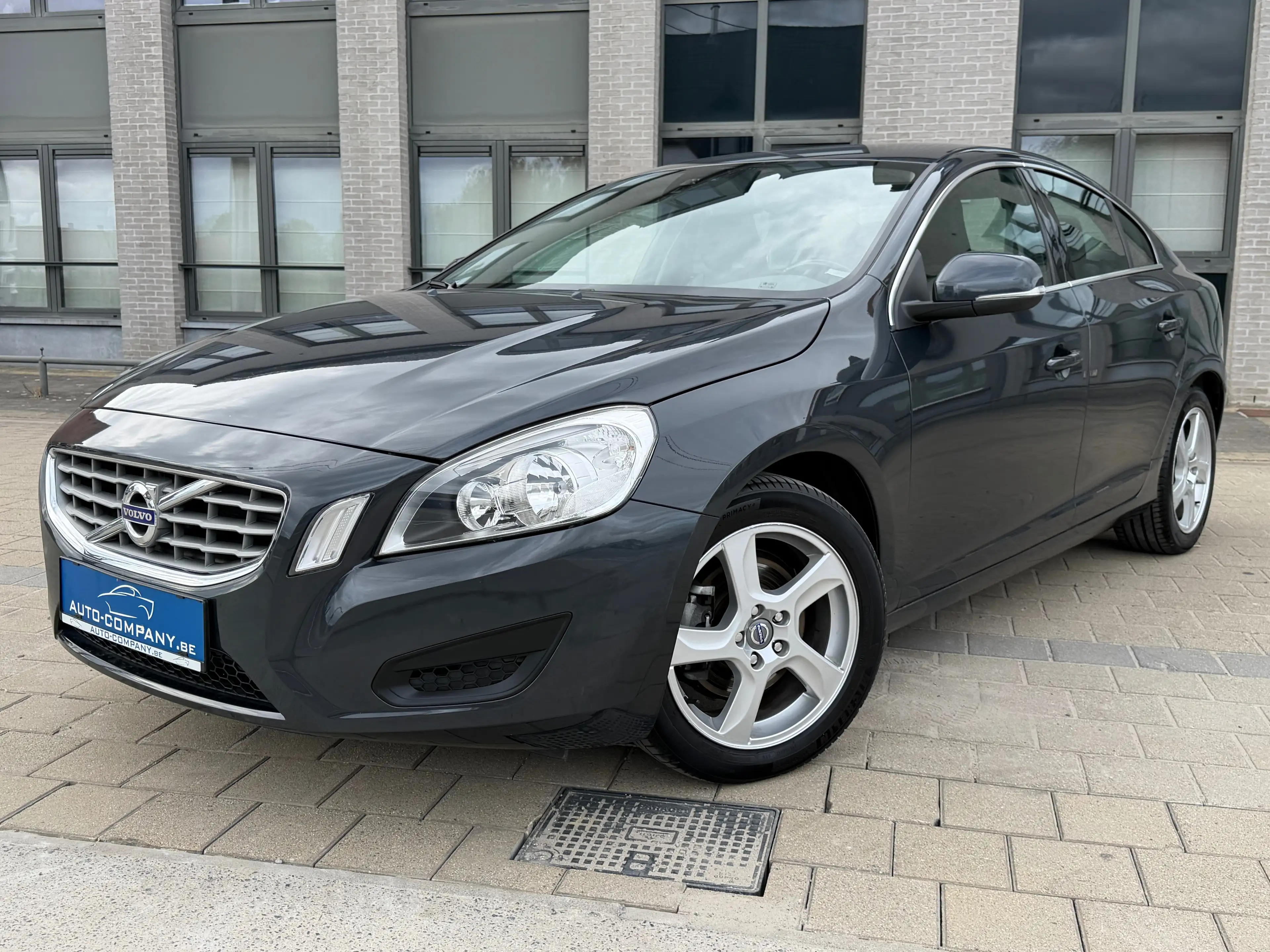Volvo S60 S60 2.0 D3 Summum Start/Stop — photo 2