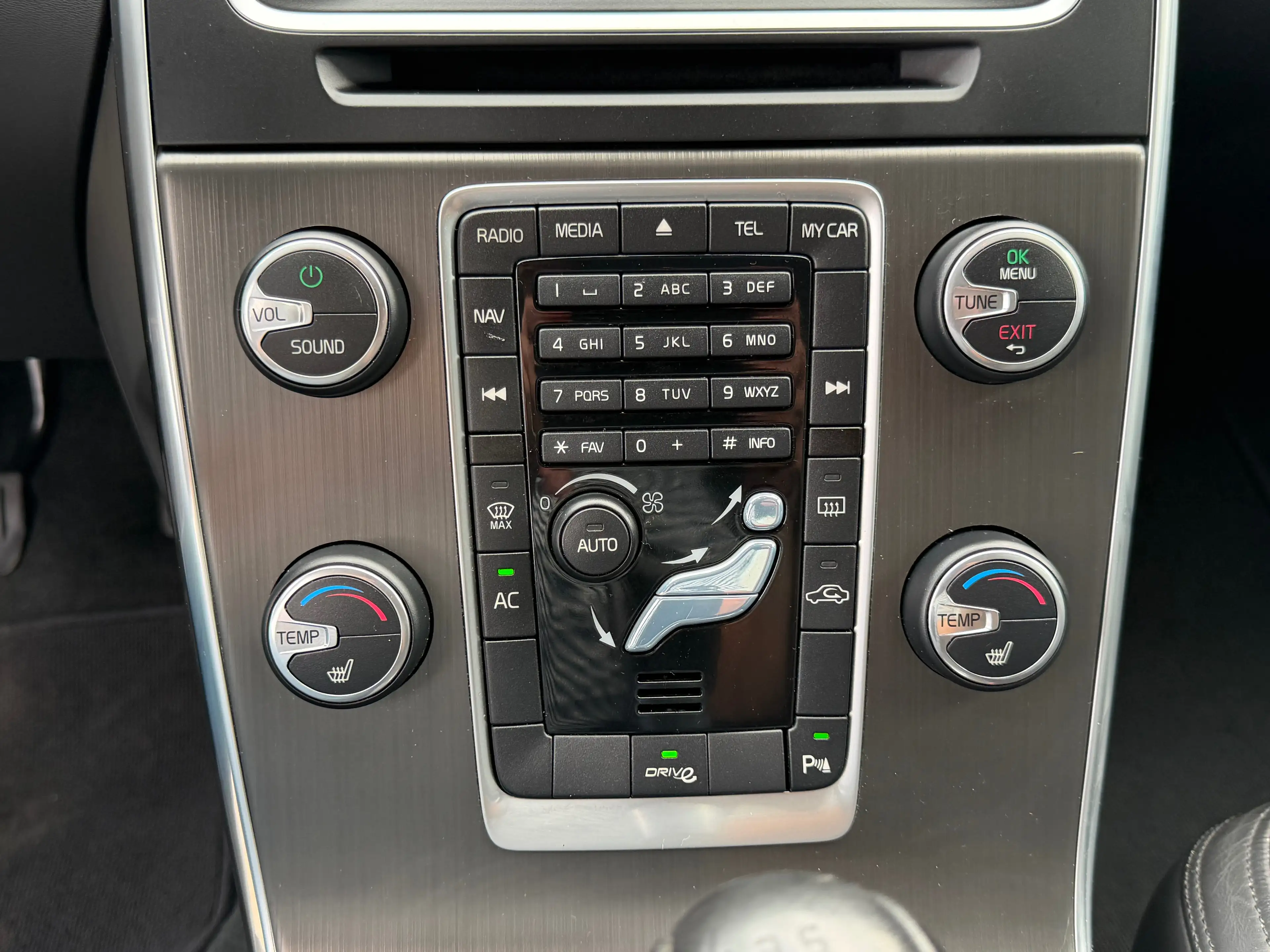 Volvo S60 S60 2.0 D3 Summum Start/Stop — photo 13
