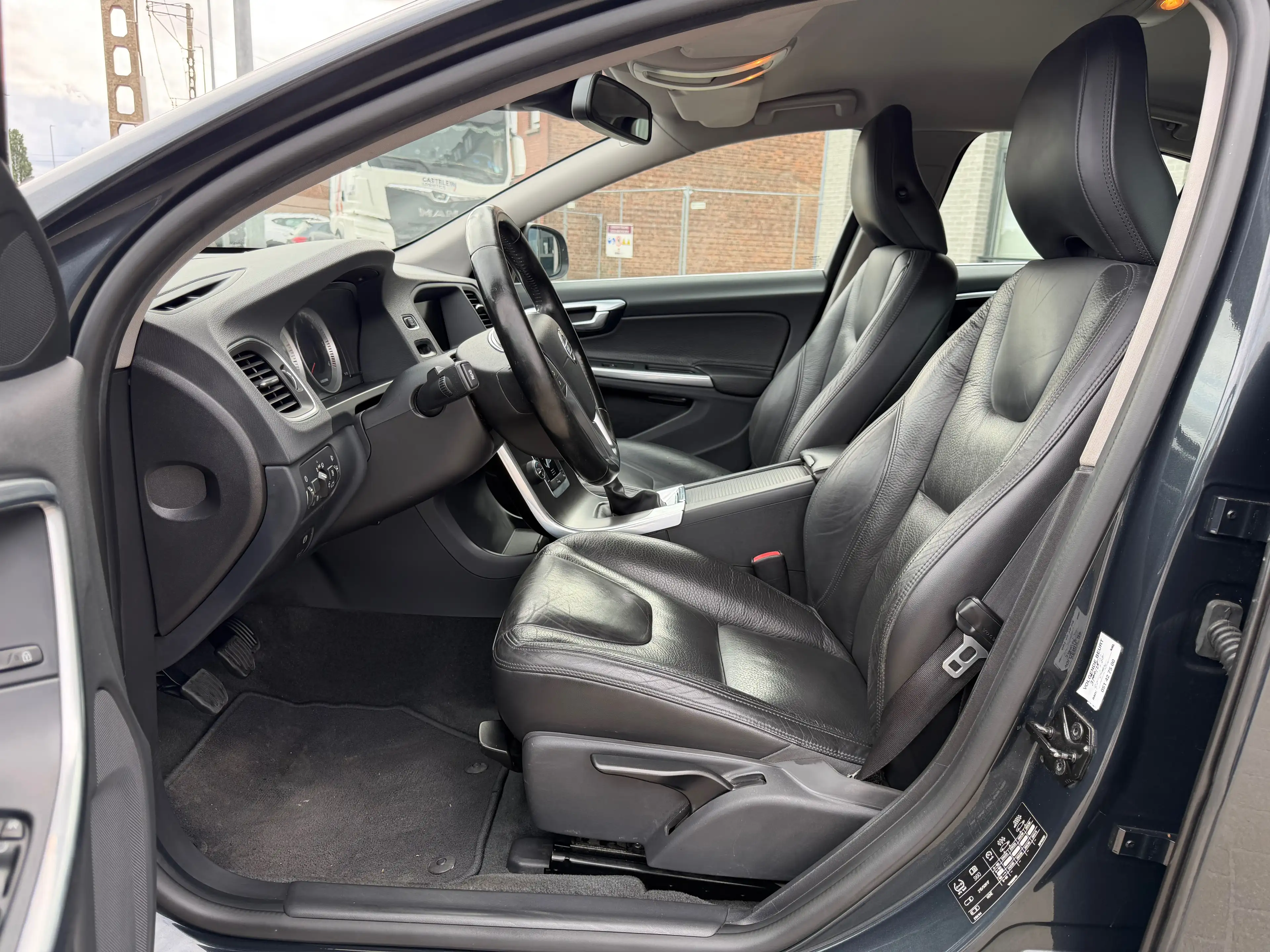 Volvo S60 S60 2.0 D3 Summum Start/Stop — photo 9