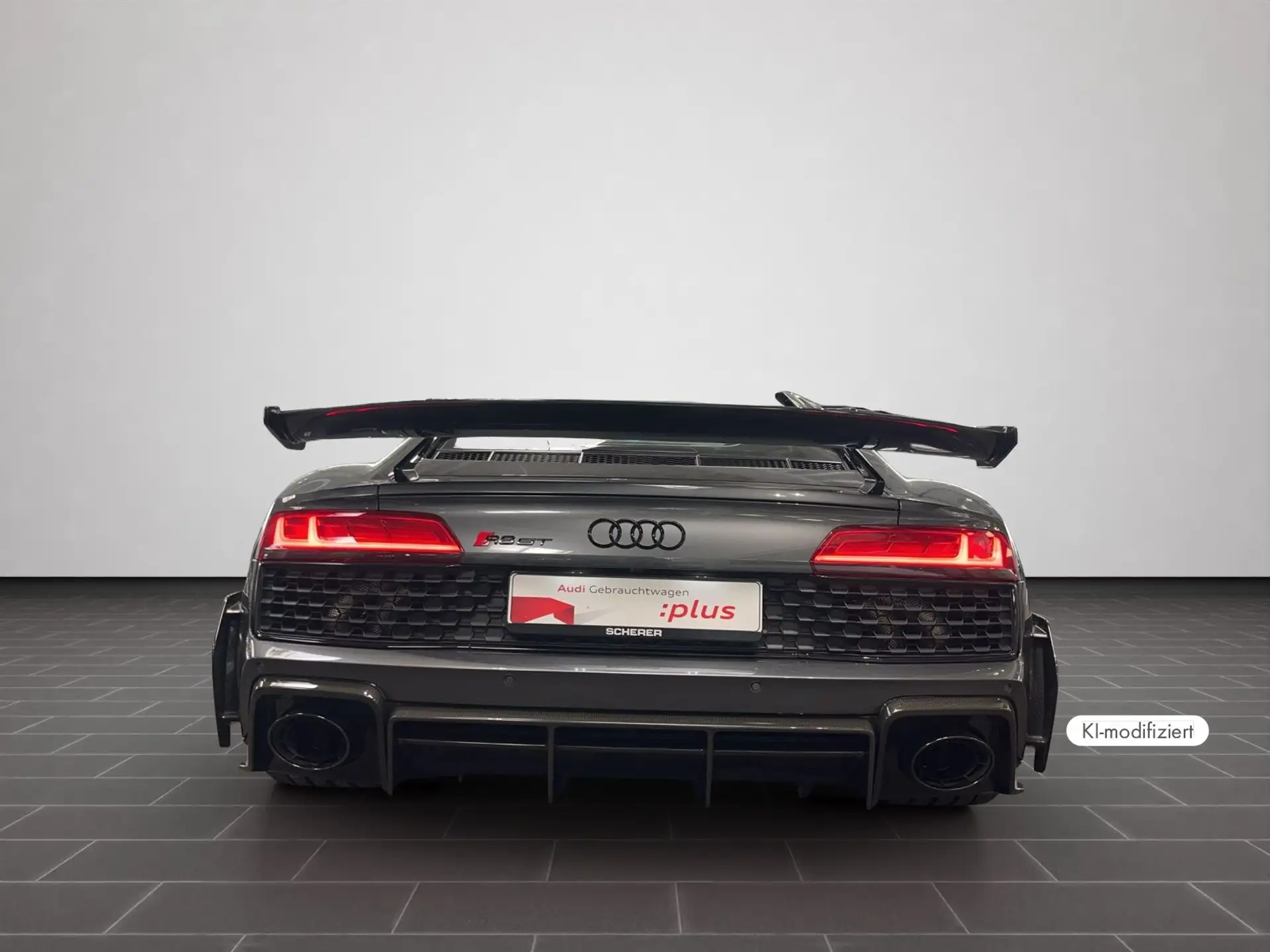 아우디 R8 V10 5.2 FSI 2024 건메탈 사진 4