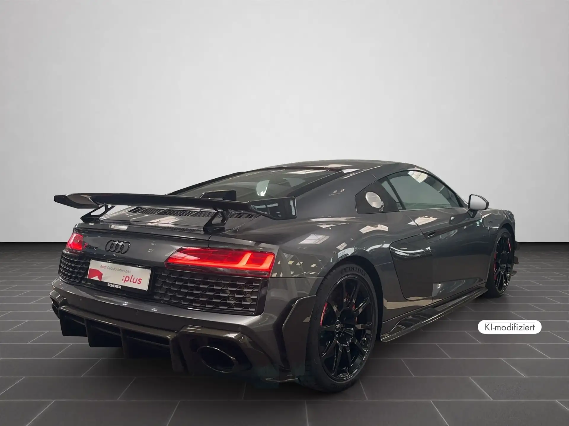 아우디 R8 V10 5.2 FSI 2024 건메탈 사진 2
