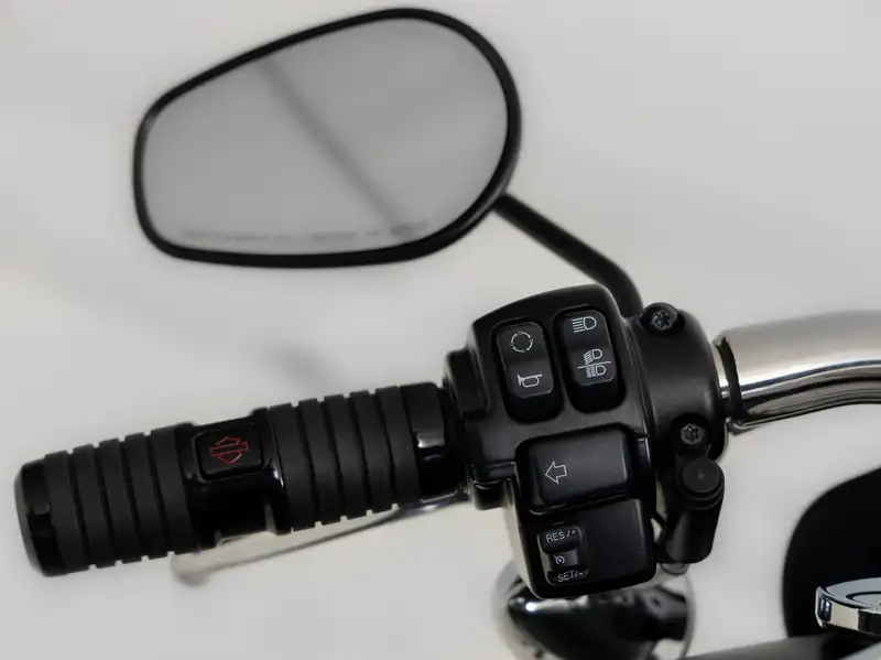 Harley-Davidson Sport Glide - foto 7