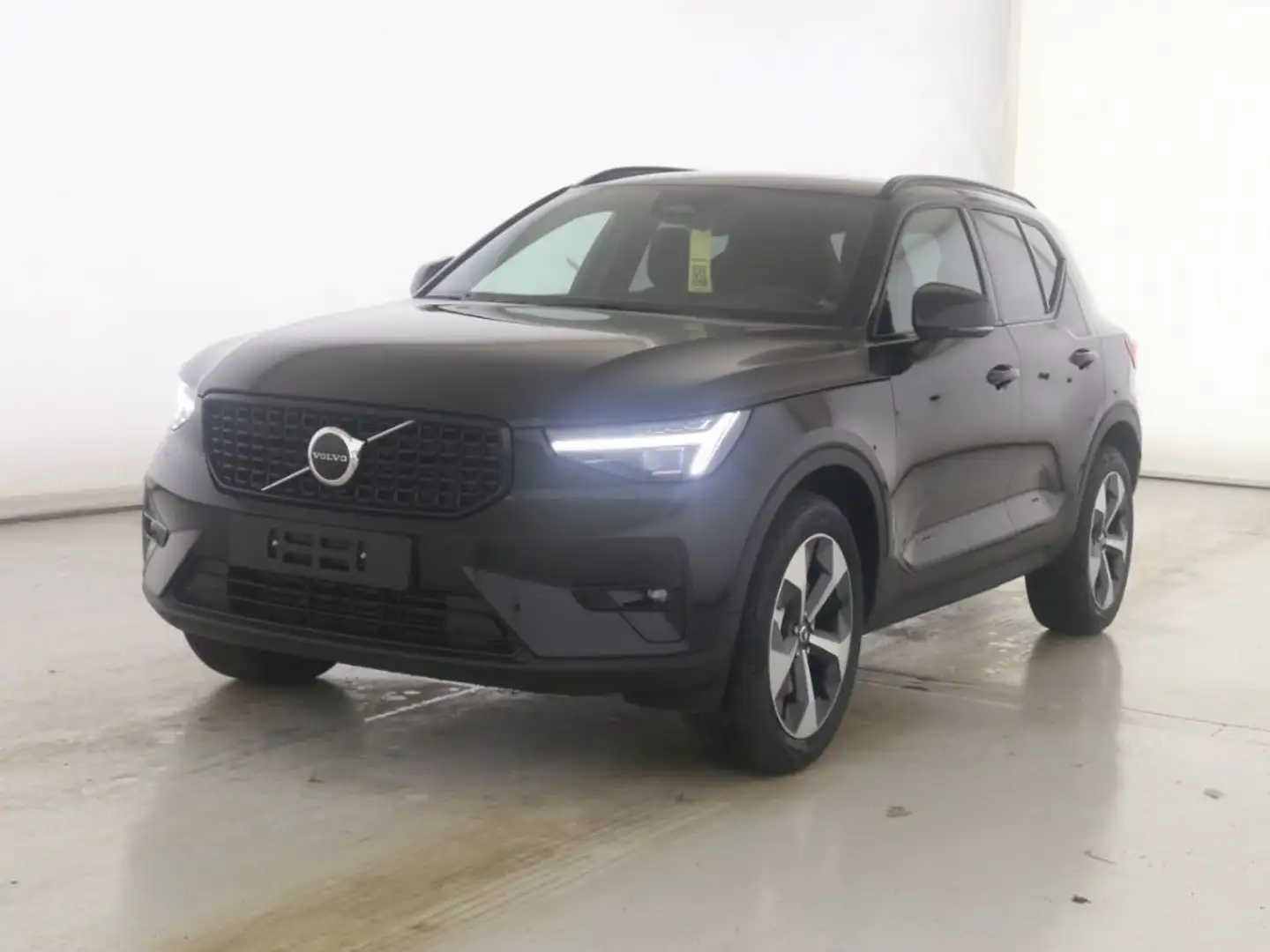 Volvo XC40 B4 Plus Dark LED Blendfreies Fernl. ACC El. Schwarz - 1
