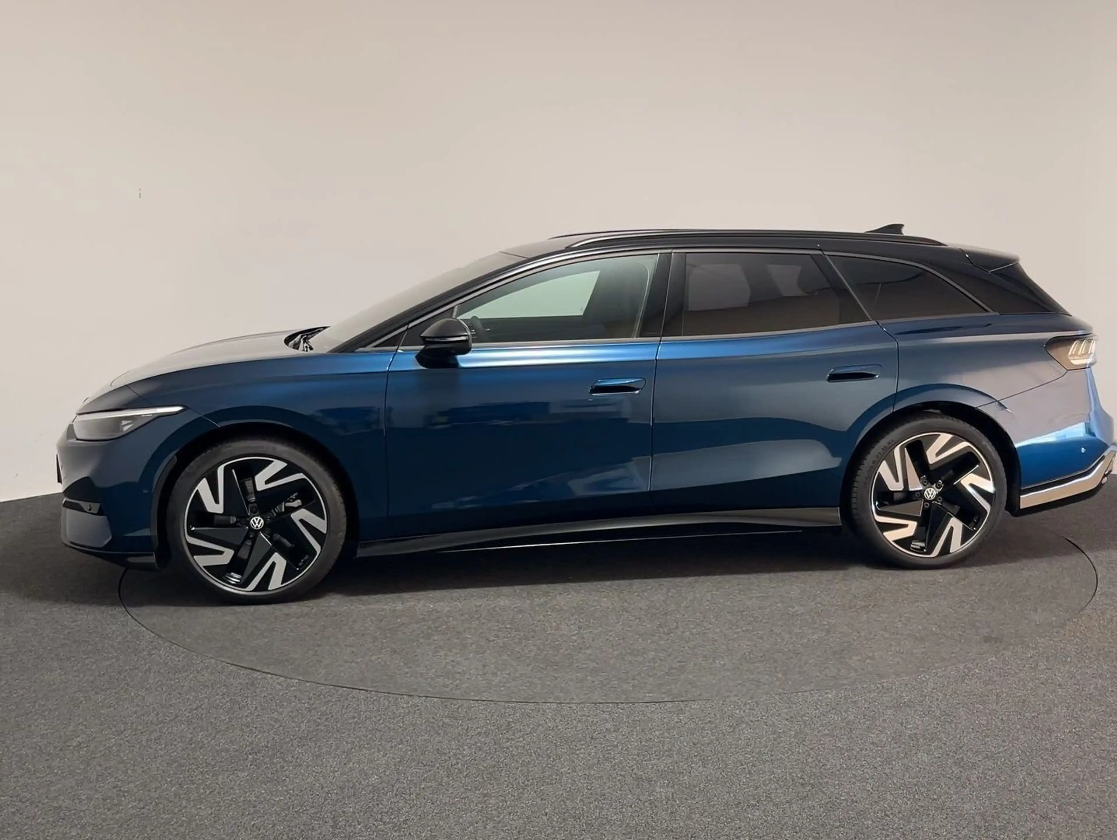 Volkswagen ID.7 Tourer Pro S 86 kWh CarPlay Black Matrix — photo 4