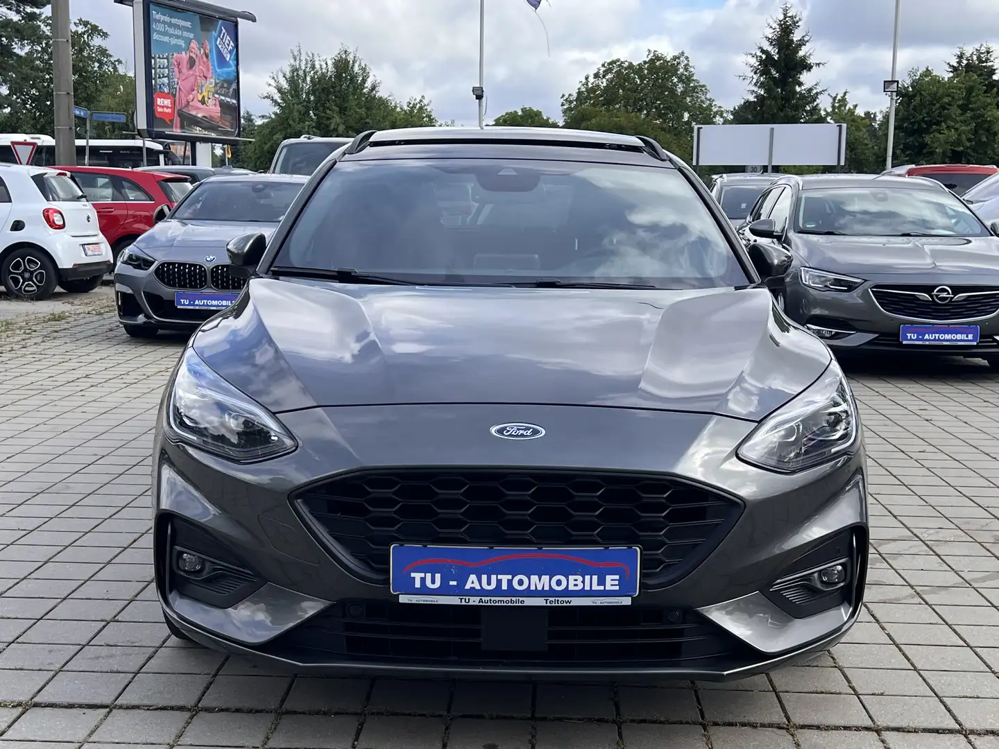 Ford Focus Turnier ST-Line Aut. PANO-ACC-LED-AHK-B&O-RKAM Grau - 2