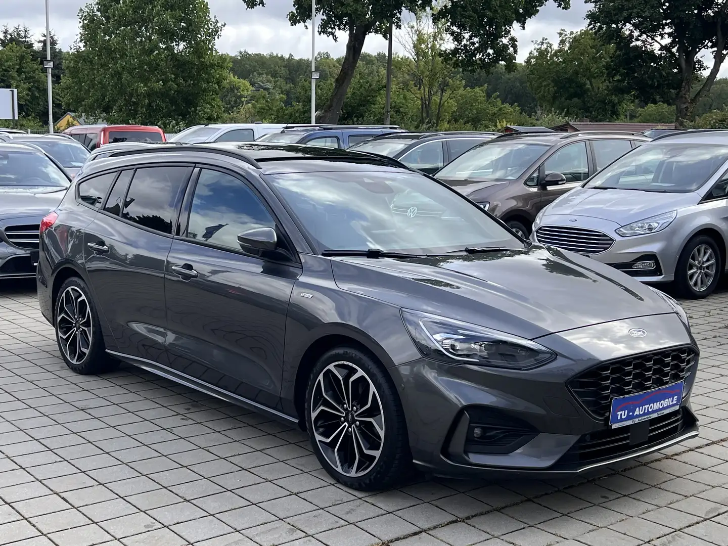 Ford Focus Turnier ST-Line Aut. PANO-ACC-LED-AHK-B&O-RKAM Grau - 1