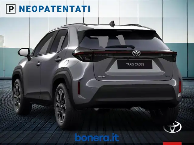 Toyota Yaris Cross view 3