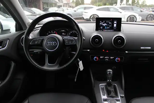 Audi A3 view 9