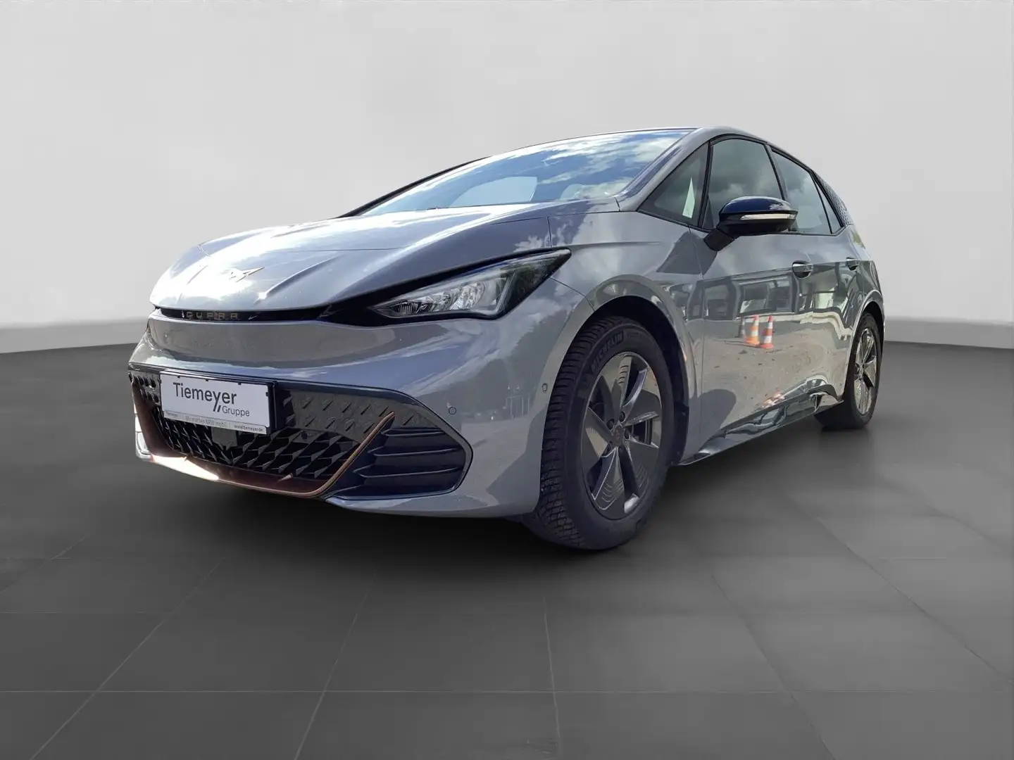 CUPRA Born 150kW SCHALENSITZE WÄRMPEP LM19 360° Gris - 2