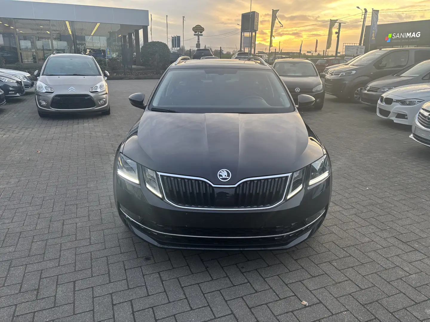 Skoda Octavia VERKOCHT / VENDU Schwarz - 2