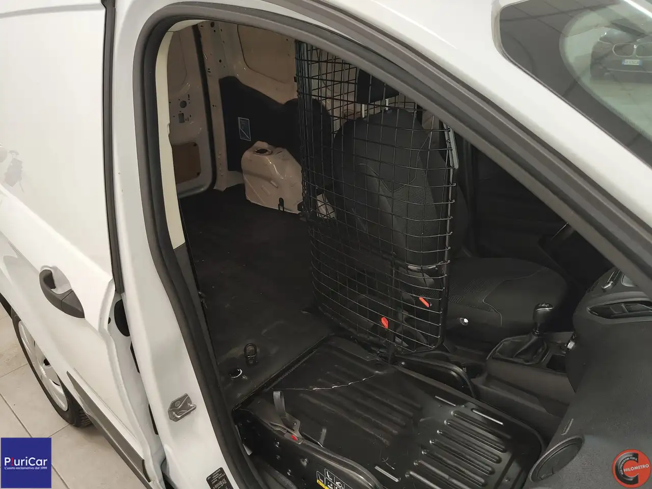 2022 Ford Transit Courier 1.5TDCi 100CV Van Portata 547kg CarPlay/Android, photograph 12