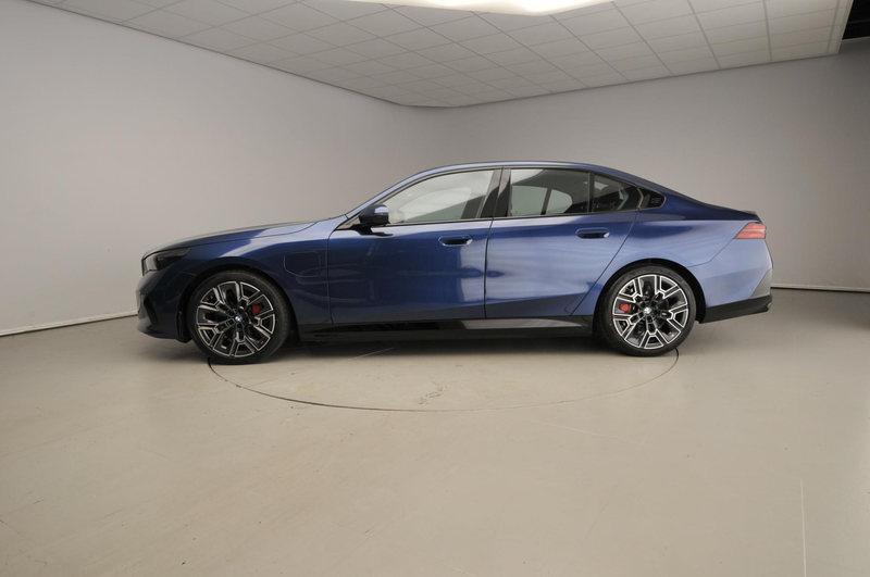 BMW 550 5 Serie 550e xDrive | M-Sportpakket | LED | Leder — photo 2