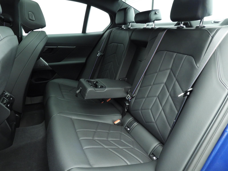 BMW 550 5 Serie 550e xDrive | M-Sportpakket | LED | Leder — photo 8