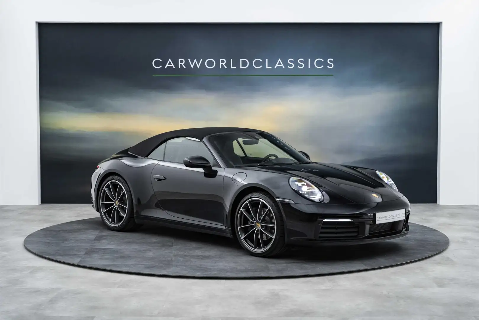 Porsche 992 992 - 3.0 CARRERA CABRIO | 21.000km Zwart - 2