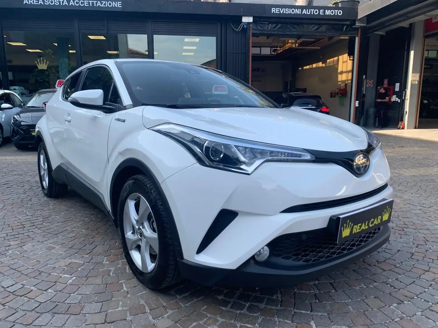 Toyota C-HR C-HR 1.8h Business 2wd e-cvt Bianco - 1