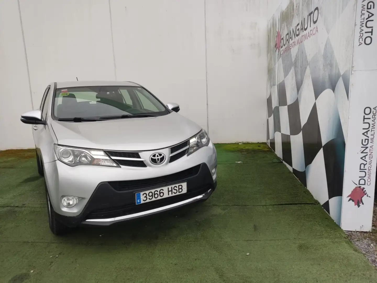 Toyota RAV 4 120D Advance 4x2 Gris - 1