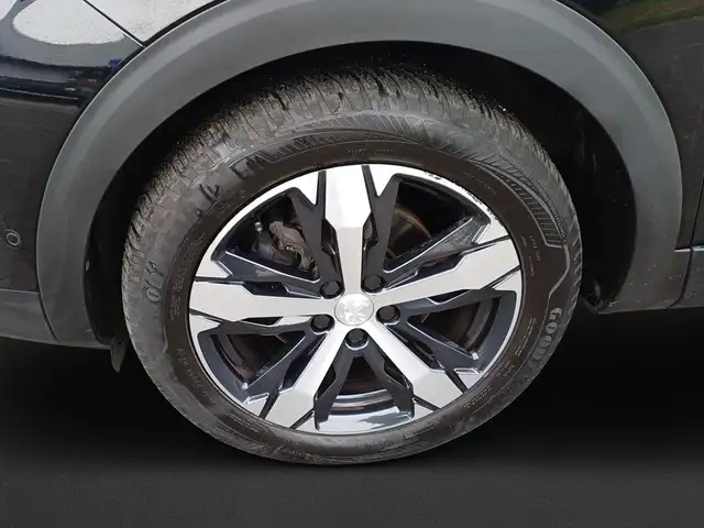 Peugeot 5008 view 9