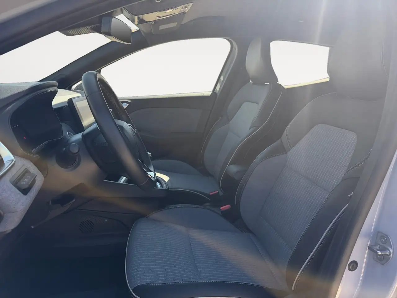 Renault Clio Citadine 5 portes — photo 10