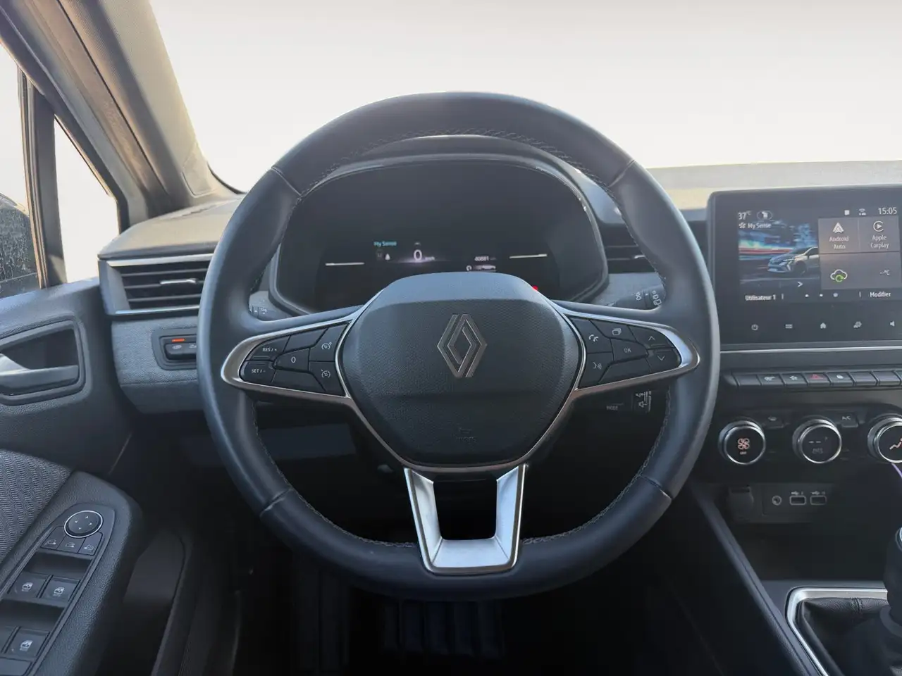 Renault Clio Citadine 5 portes — photo 15