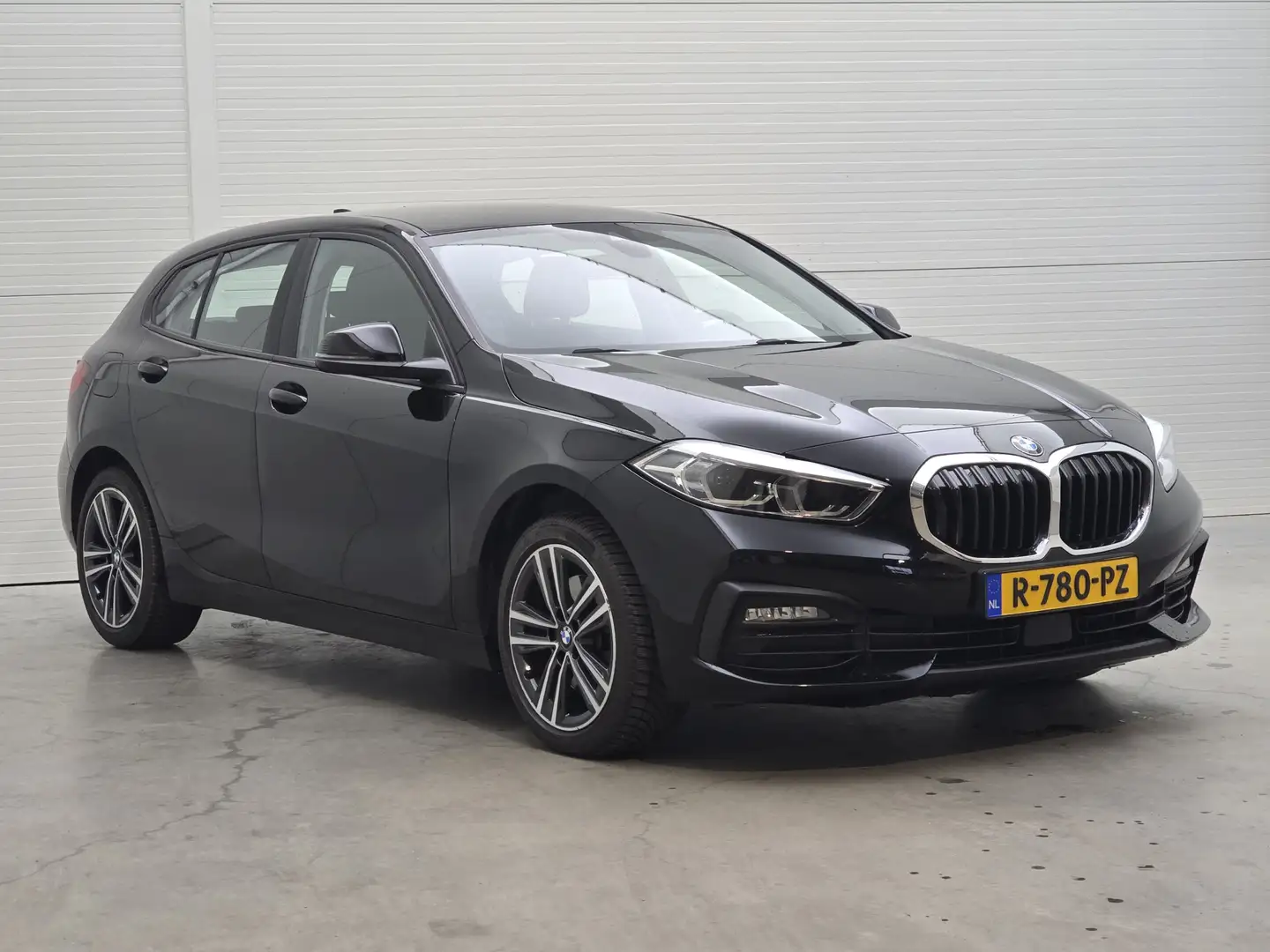 BMW 118 1-serie 118i Business Edition | Executive pakket | Zwart - 2