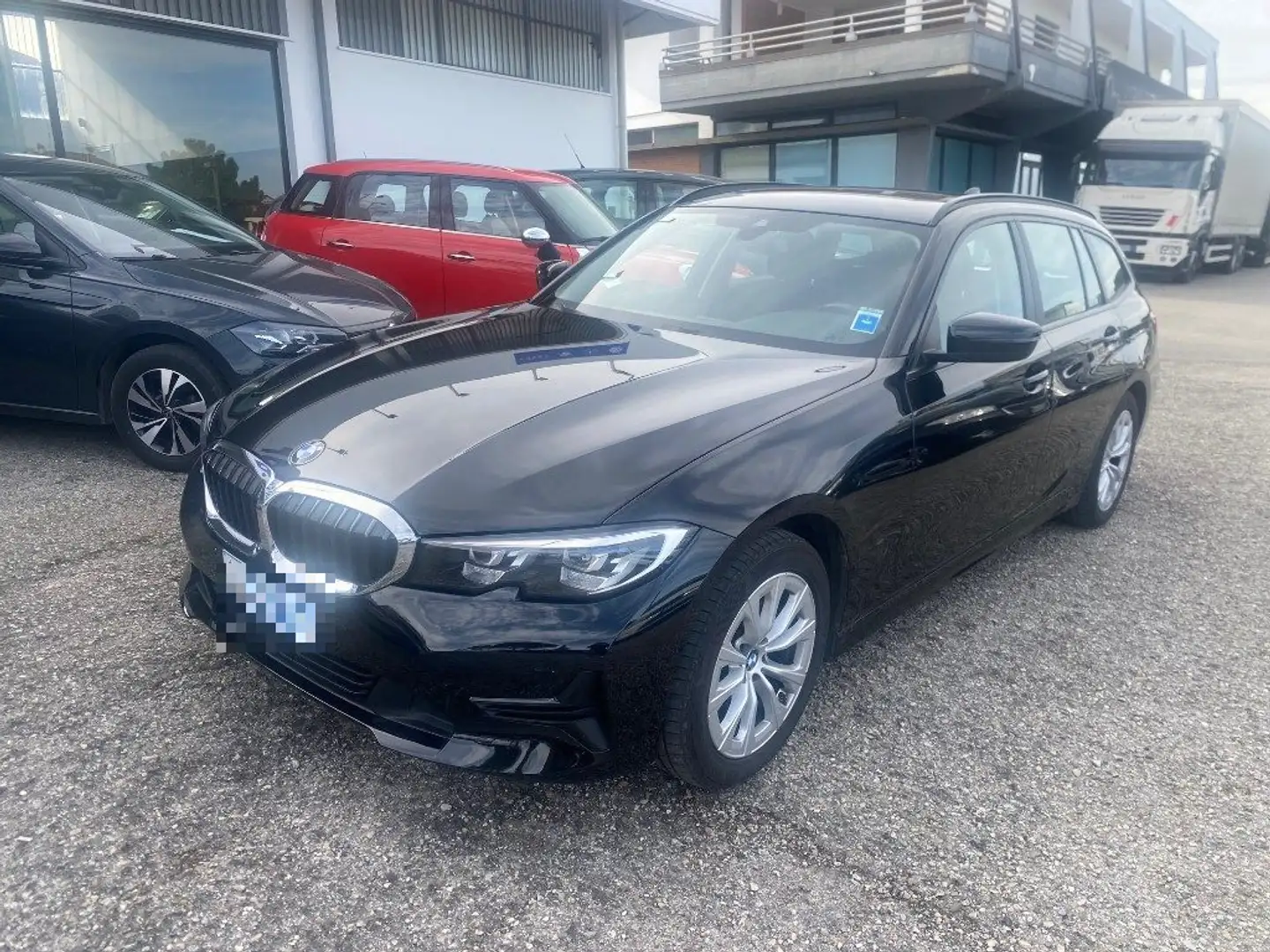 BMW 320 d 48V Touring Business Advantage Schwarz - 2