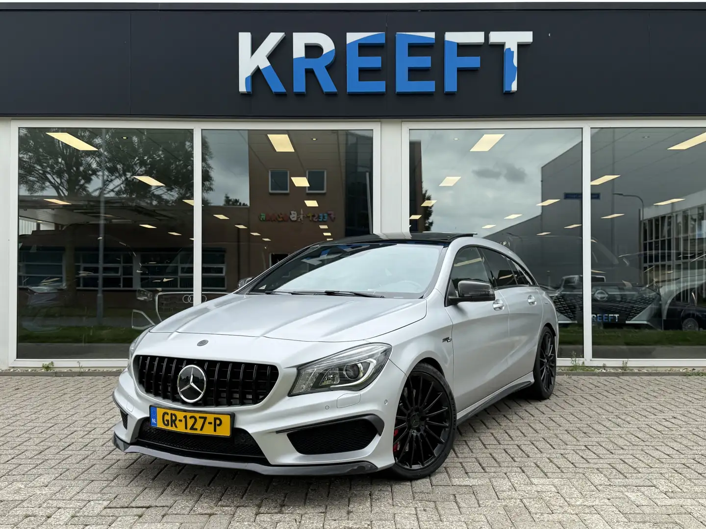 Mercedes-Benz CLA 45 AMG Shooting Brake 4MATIC MAT | NL AUTO Grijs - 1