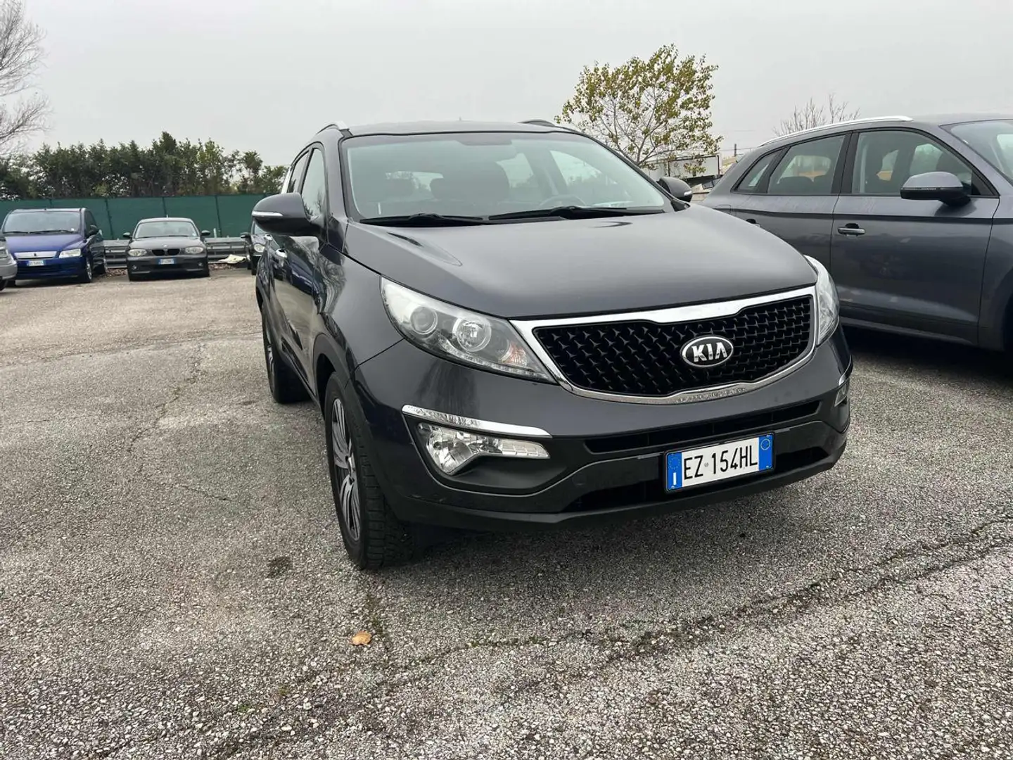 Kia Sportage 1.7 CRDI VGT 2WD Class Grau - 2