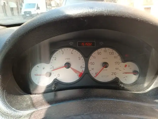Peugeot 206 view 10