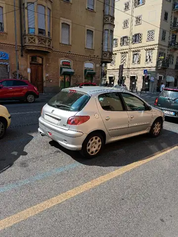 Peugeot 206 view 4