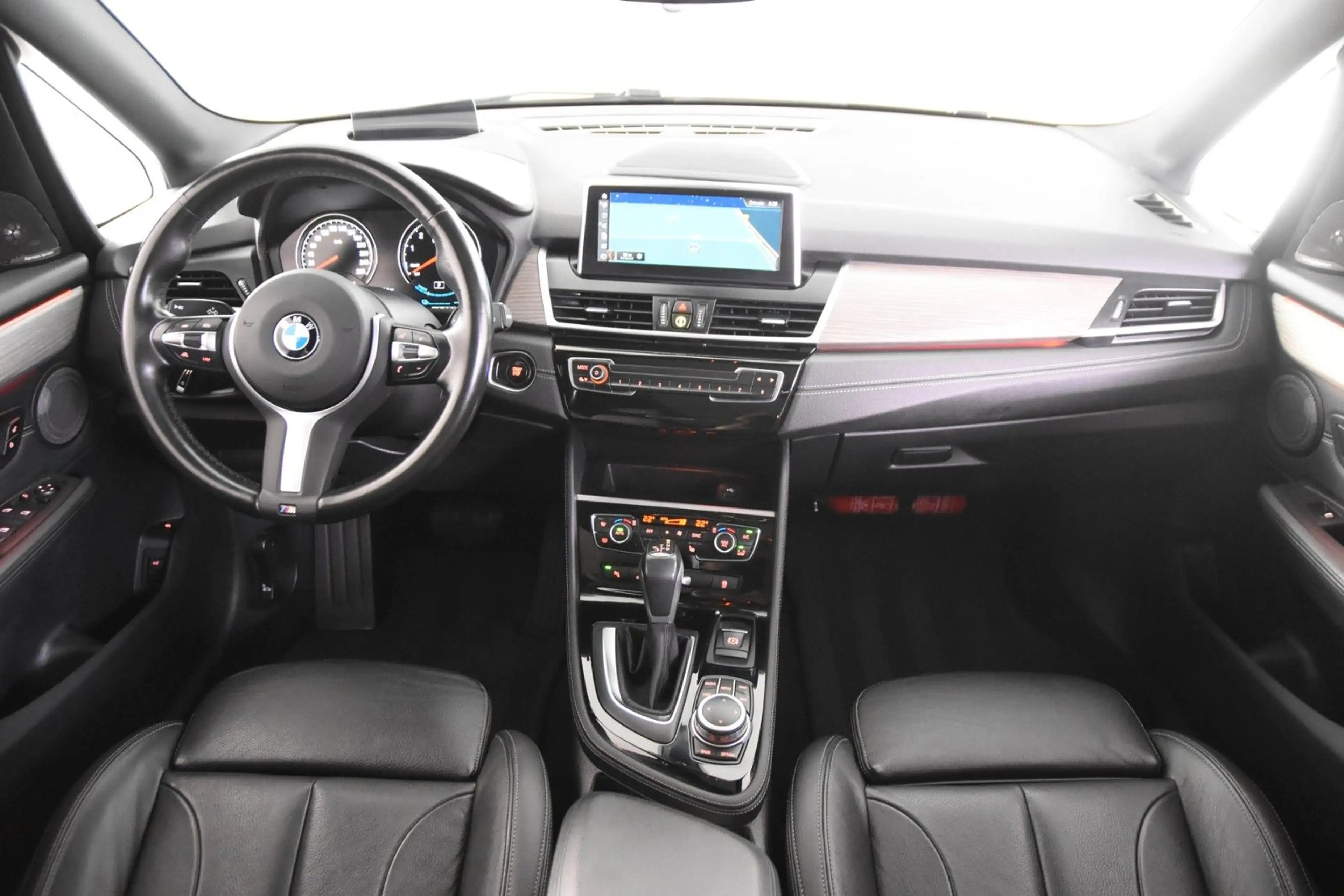 BMW 225 225 xe Luxury *1.Hand*Pano.*Leder*Ambiente* — photo 2