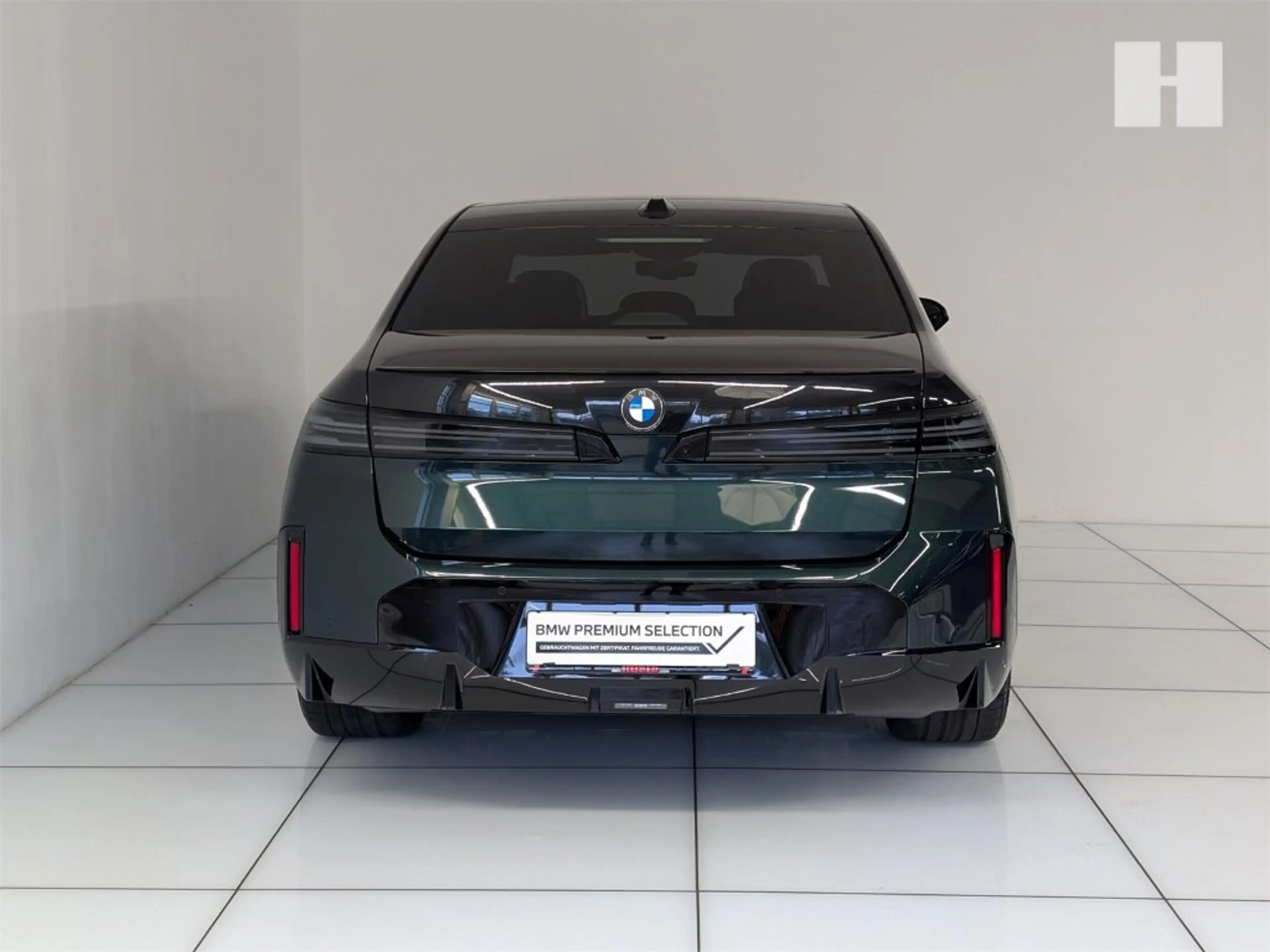 BMW i7 60 xDrive — photo 7