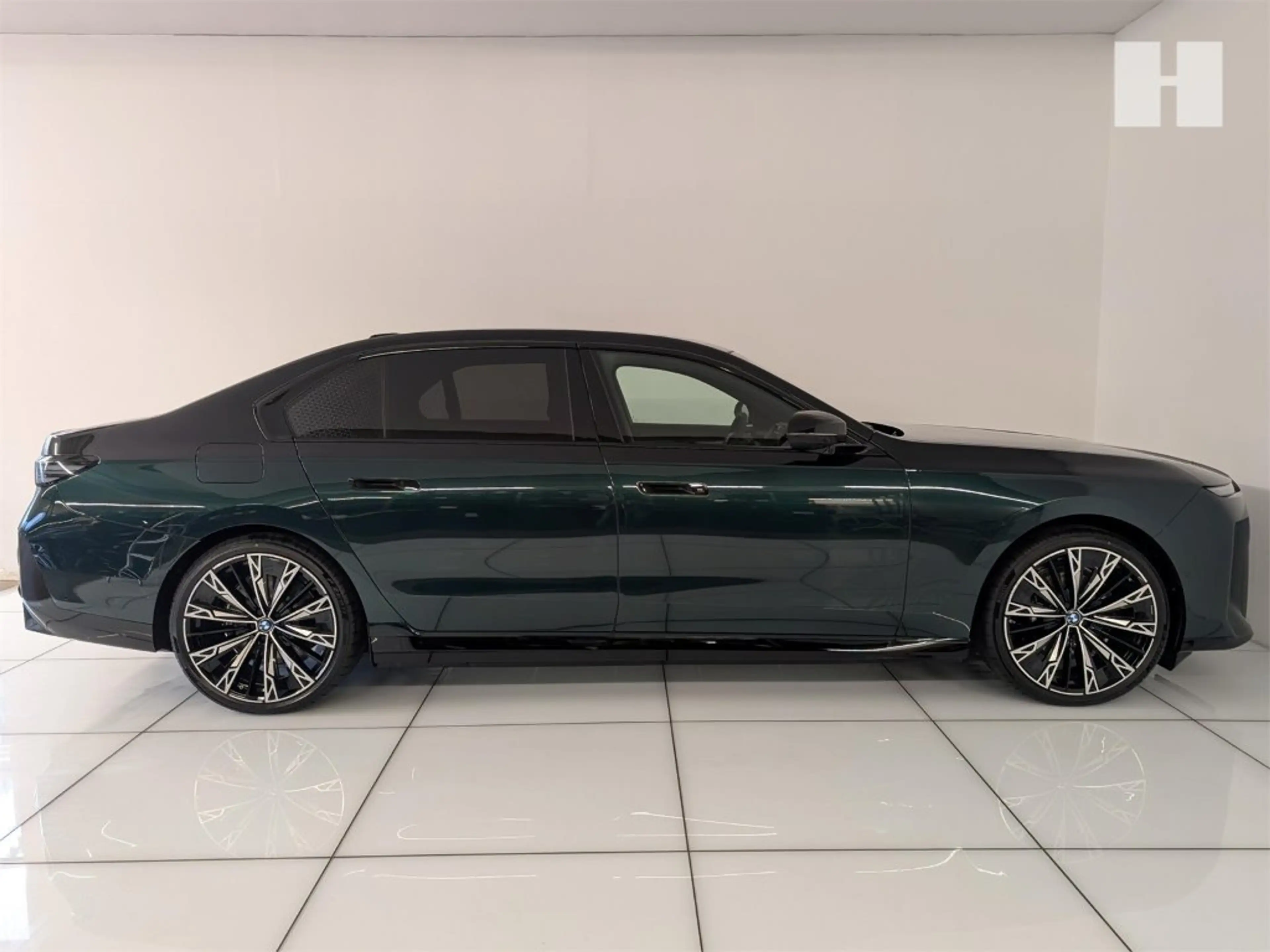 BMW i7 60 xDrive — photo 5