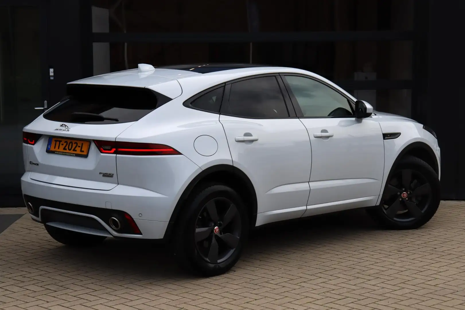 Jaguar E-Pace 2.0 P200 AWD R-Dynamic SE | NAP | Pano | Camera | Wit - 2