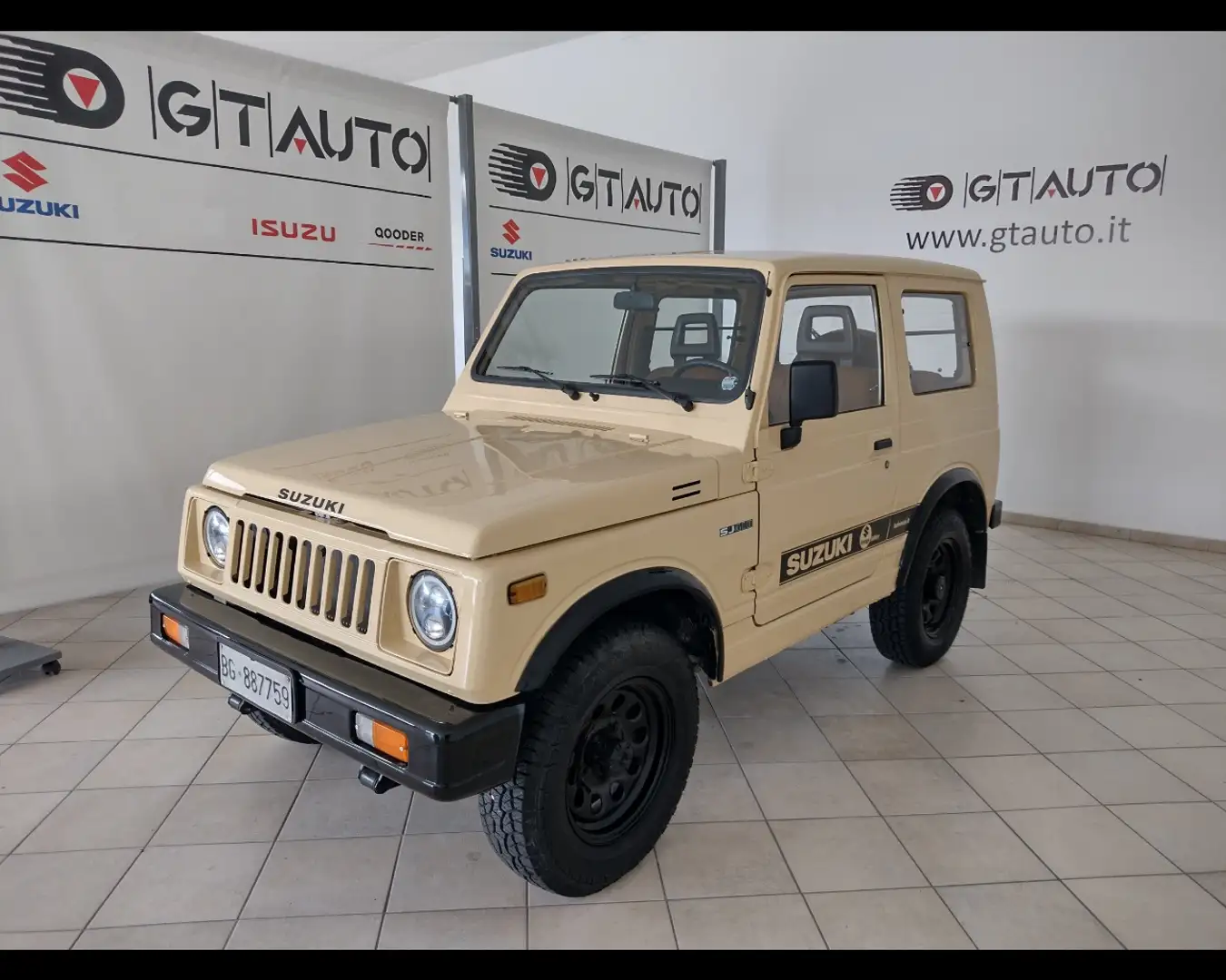 Suzuki SJ410 Berlina De Luxe Beige - 1