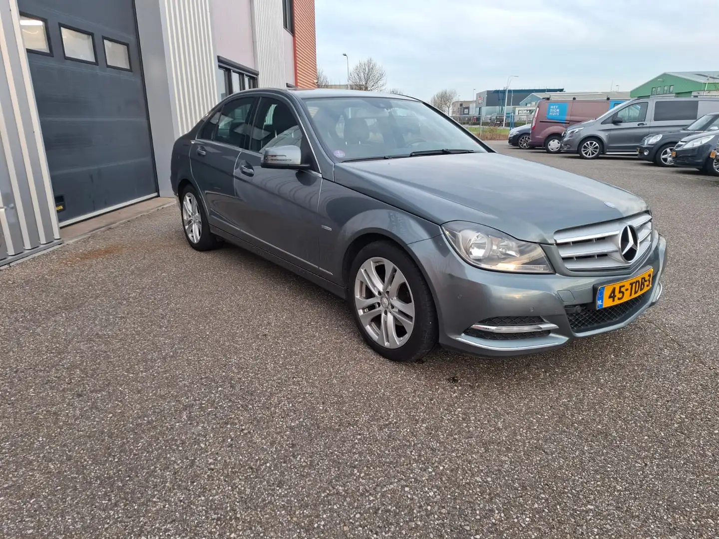 Mercedes-Benz C 180 C180 BE AUT7 Grijs - 2