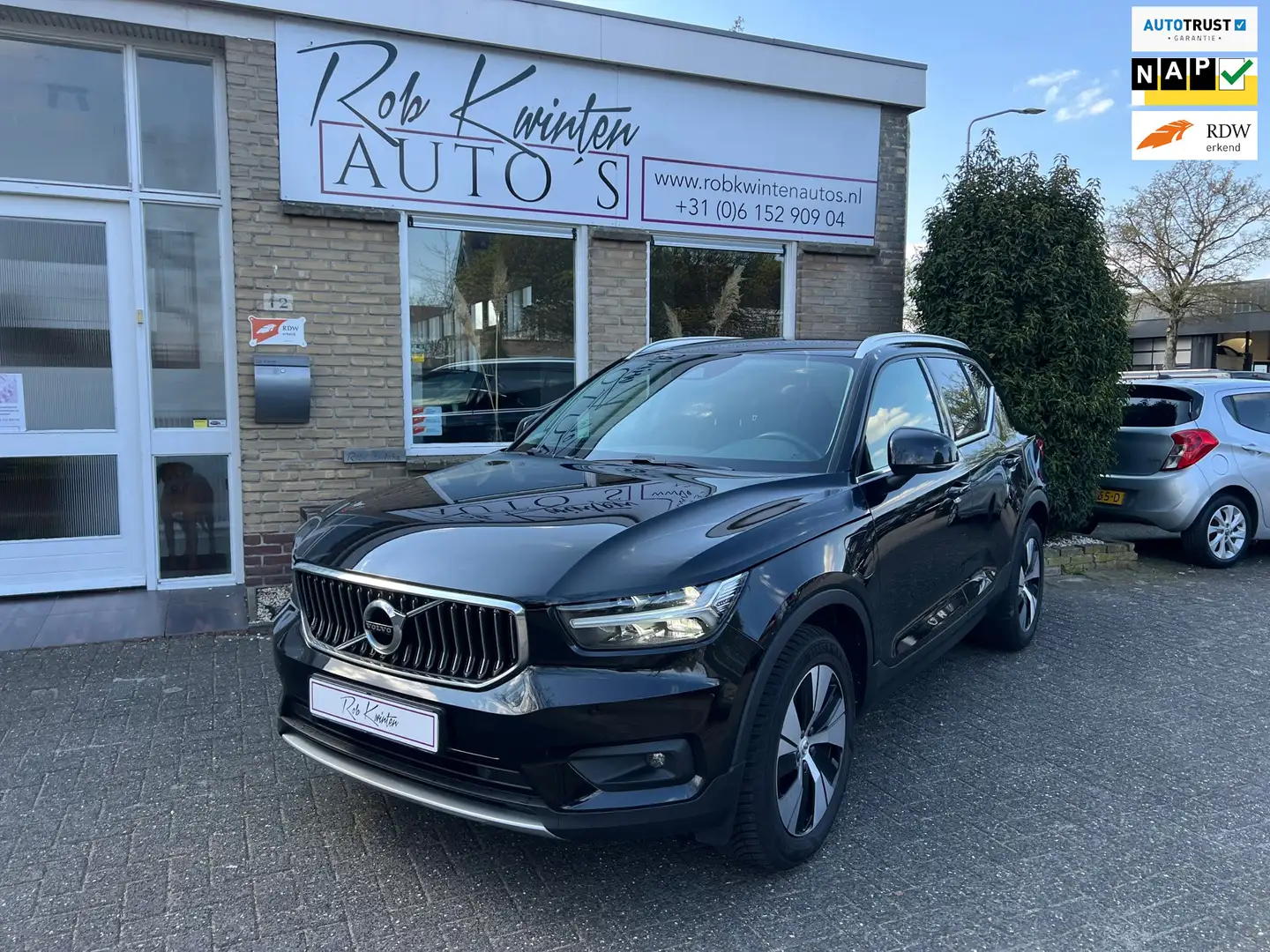 Volvo XC40 1.5 T4 Recharge Momentum Noir - 1
