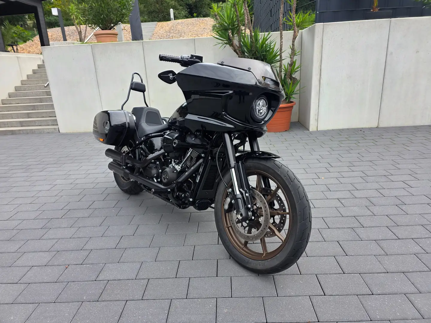 Harley-Davidson Lowrider ST Noir - 1