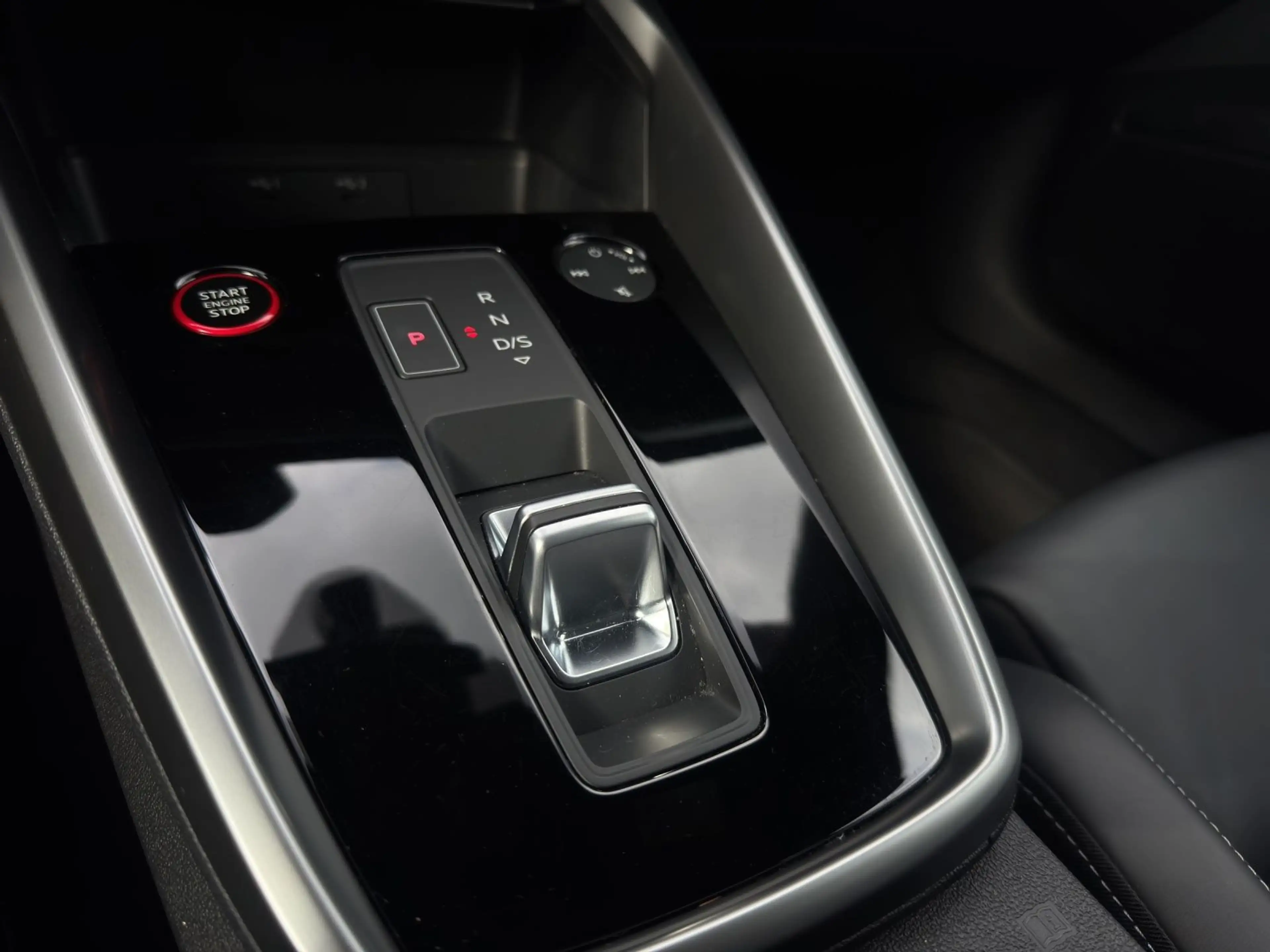 Audi S3 TFSI Q NAVI+ BuO LEDER VIRTUAL LM19 — photo 11