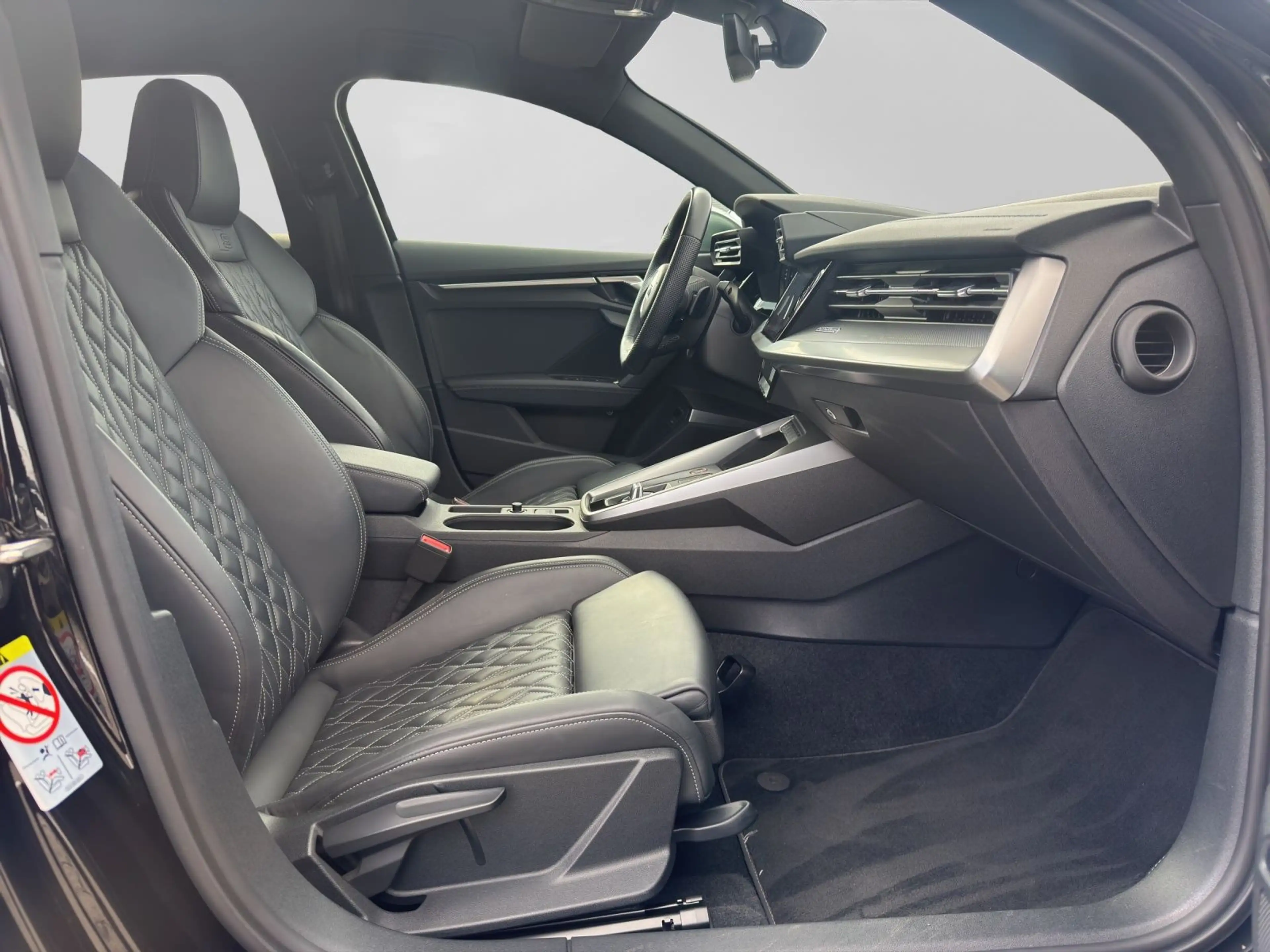 Audi S3 TFSI Q NAVI+ BuO LEDER VIRTUAL LM19 — photo 4