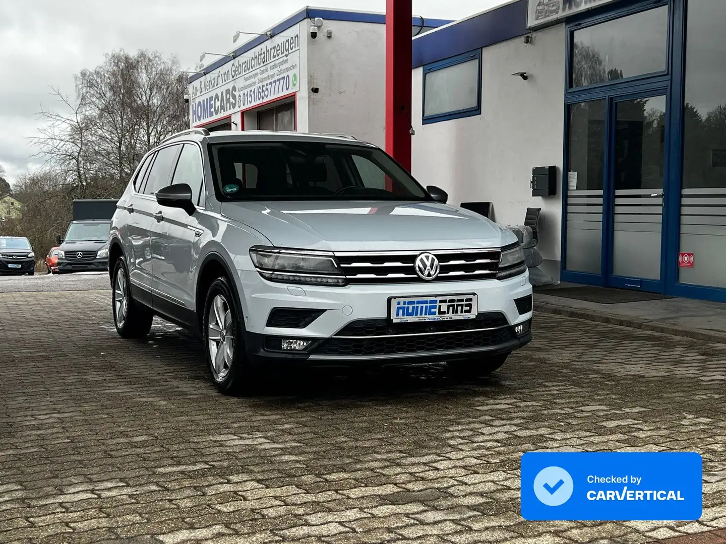 Volkswagen Tiguan Allspace Highline 4Motion I 7 Sitzer Silber - 1