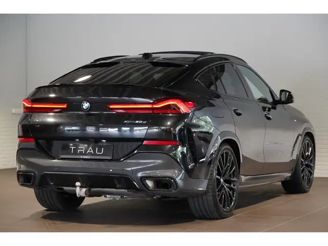 BMW X6 view 6