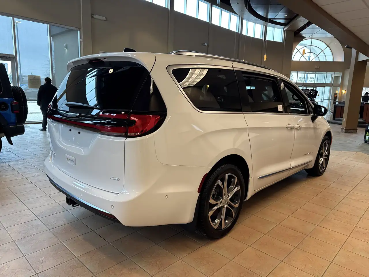 Chrysler Pacifica photo Chrysler Pacifica