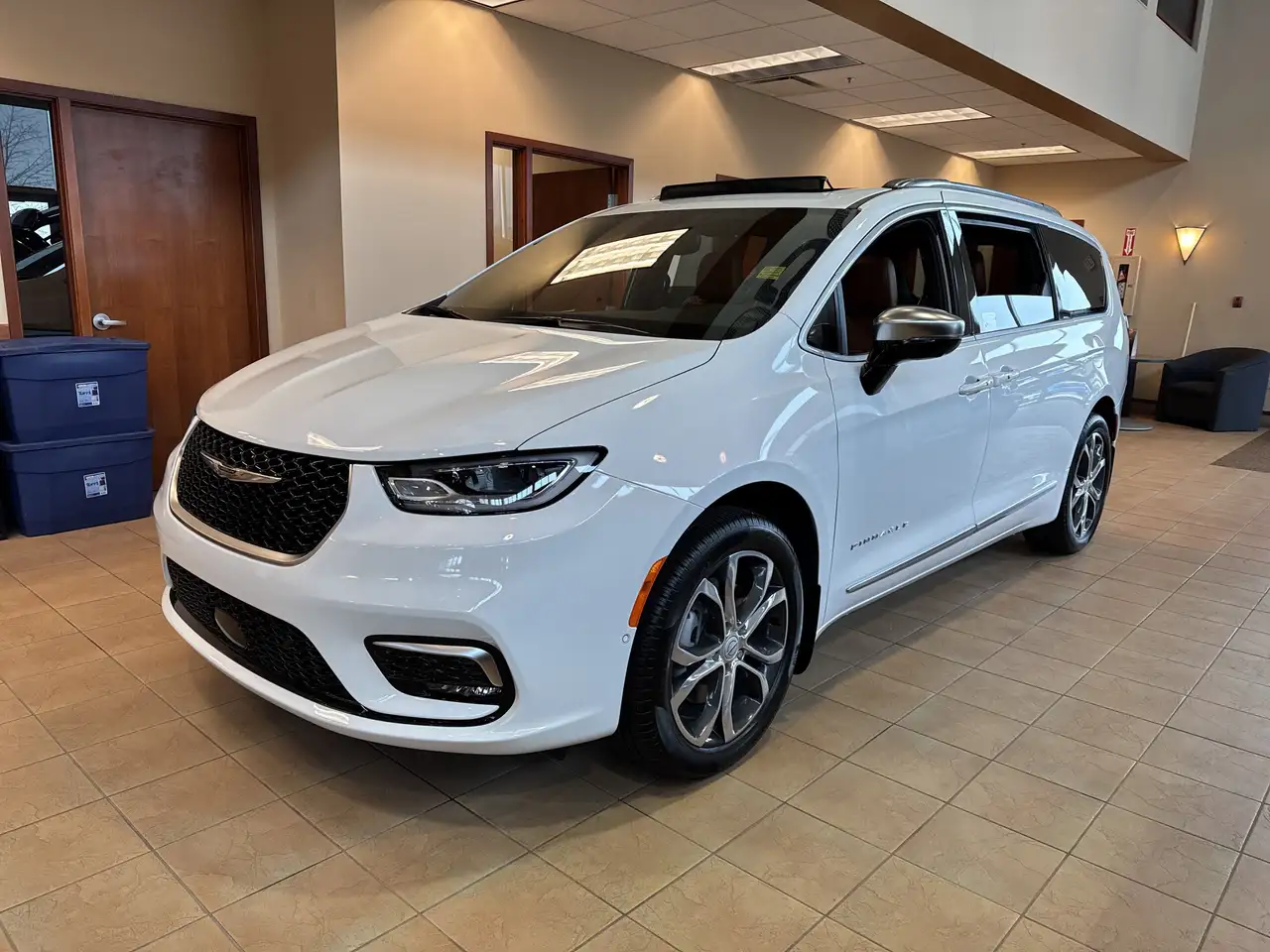 Chrysler Pacifica photo Chrysler Pacifica