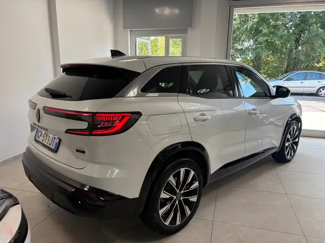 Renault Austral view 6