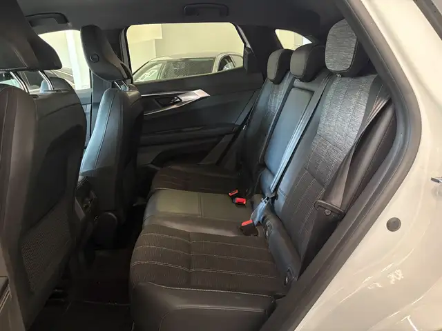 Renault Austral view 8