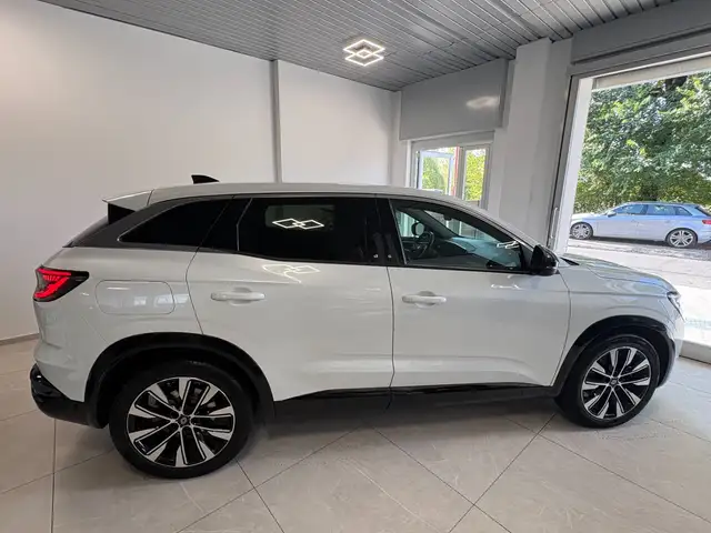 Renault Austral view 7