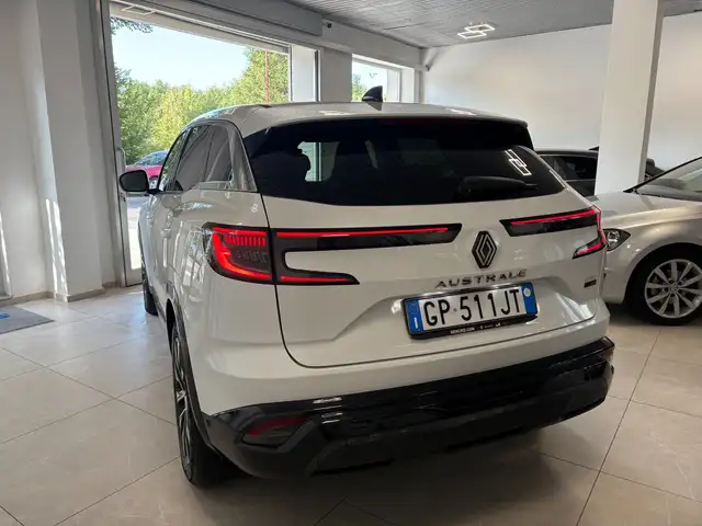 Renault Austral view 4